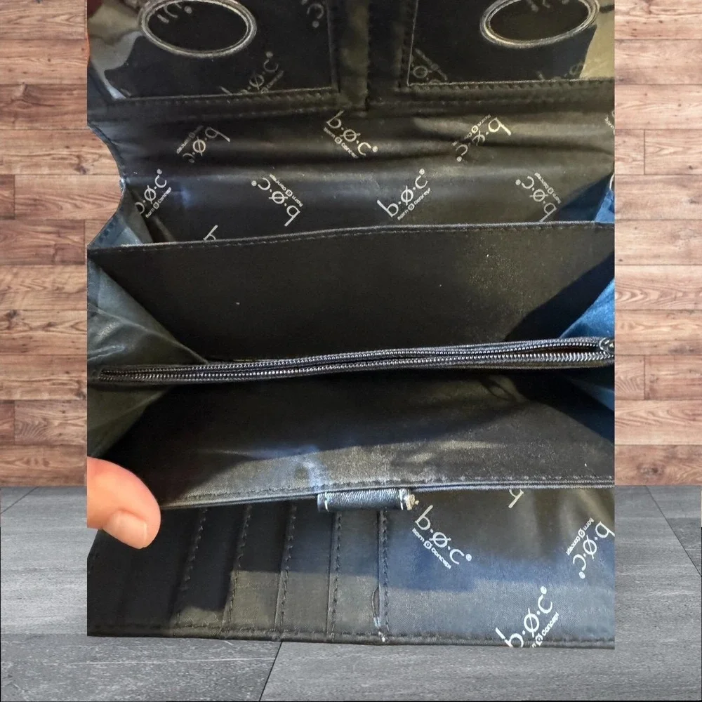 Women's B.O.C Black Leather Wallet With Change Compartment EUC